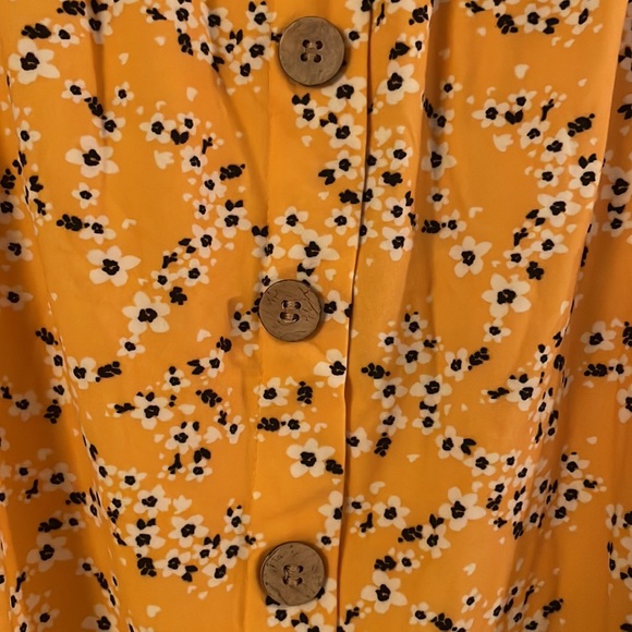 Off the shoulder yellow sundress - Picture 3 of 5